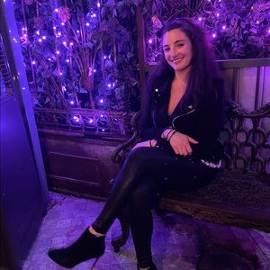 Meet your Posher, Danielle